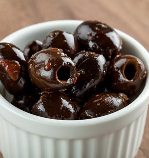Chili & Garlic Black Olives